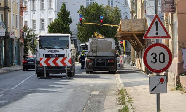 Befejezik a hibaelhárítási munkákat, hétfőn megnyitják a forgalom számára a Budai út Várkörúti csomópontjánál lezárt szakaszt